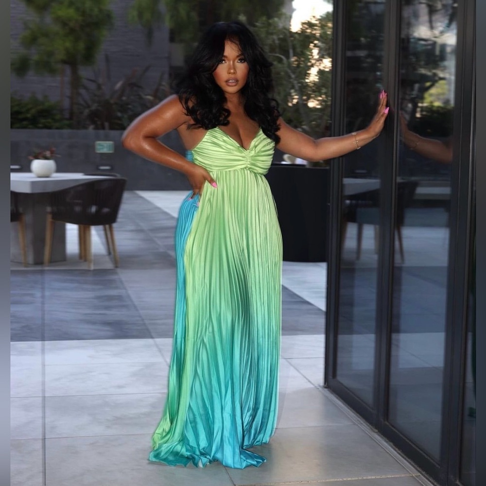 Beautiful elegant dress for a nice date night or vacation